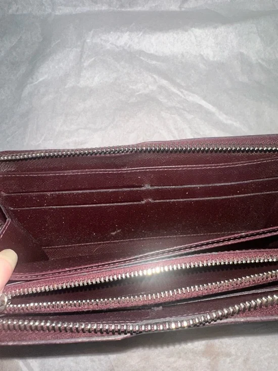 Louis Vuitton Zippy Epi Long Wallet in Burgundy EUC & COA - Picture 14 of 16